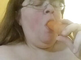 Piggy Sucking than fraying rub-down the carrot